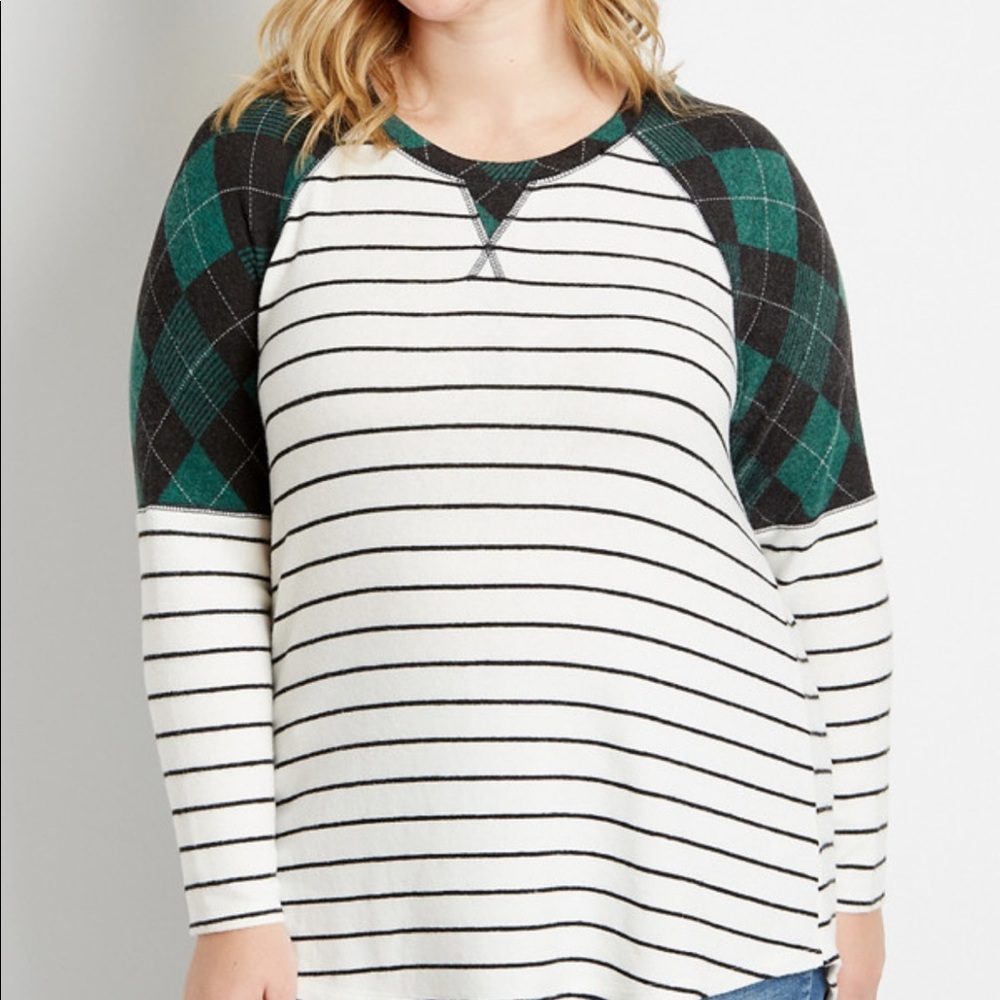 Maurices 24/7 Green Plaid Cozy Plaid Baseball Tee